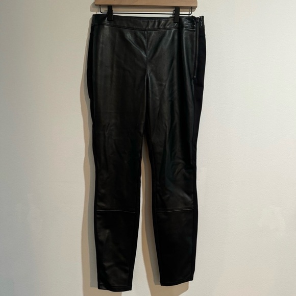 🖤 White House Black Market Faux Leather “The Legging” Pants – Size 6 - Picture 2 of 5